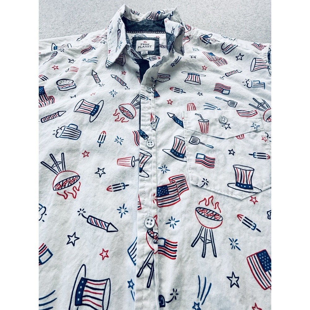 Free Planet Men's M White Patriotic Graphic Button-Up Shirt Short Sleeve USA